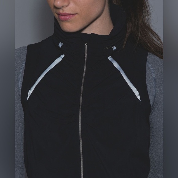 Lululemon Go The Distance Vest Black size 2 - Picture 4 of 16